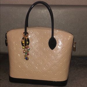 Cream Leather LV (Louis Vuitton) Handbag